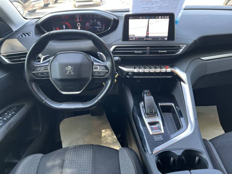 PEUGEOT 5008 II 1.5 Blue HDI 130 Active Business 7 places EAT8, un SUV familial reconnu pour son confort, sa modularité et sa consommation maîtrisée. A ORANGE