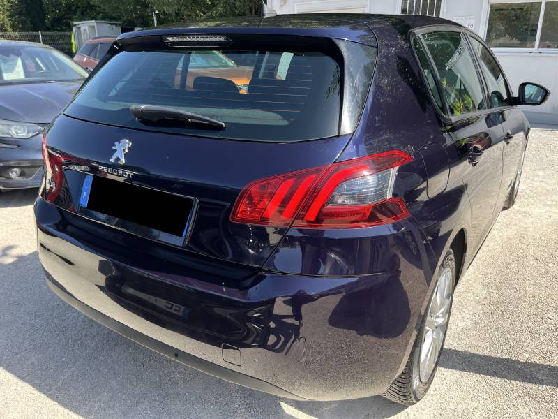 Voiture d’occasion PEUGEOT 308 II Ph2 1.5 Blue HDi 130 Active Business. BV6. 5p. avec GPS Europe  et Régulateur + Limiteur de vitesse ainsi que Radars de Recul. Garantie 12 mois.