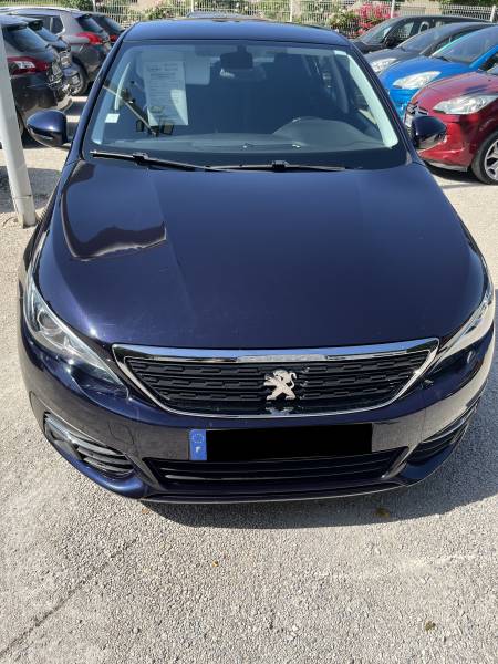 son excellent compromis entre dynamisme et sobriété avec seulement 92 g/km de CO². Une solution idéale pour une voiture d'occasion Avignon à tarif avantageux.