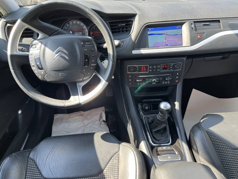 Voiture d’occasion CITROEN C5 II Ph2 2.0 HDI 163 Exclusive BV6 4p. avec GPS Europe et Radars AV + AR ainsi que Sièges Semi-Cuir + Chauffant + Massant. Garantie 12 Mois.