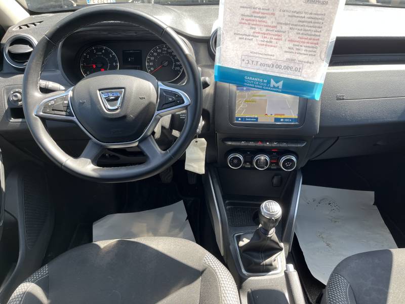 Voiture d’occasion DACIA DUSTER I Ph2 1.5 Blue DCI 116 Prestige. BV6. 5p. Avec GPS Europe tactile et Radars AV + AR + Caméra de Recul ainsi que Crochet d’Attelage AR. Garantie 12 Mois.