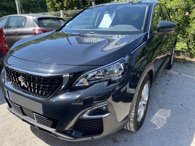 Voiture d’occasion PEUGEOT 3008 II 1.5 BLUE HDI 130 Active Business. EAT 8. 5p. avec GPS Europe Tactile et Radars AV + AR + et Alerte Franchissement de Lignes ainsi que CarPlay. Garantie 12 Mois.