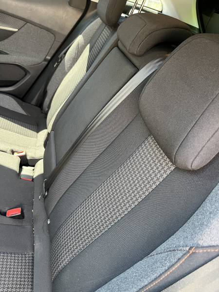 Voiture d’occasion PEUGEOT 3008 II 1.5 BLUE HDI 130 Active Business. EAT 8. 5p. avec GPS Europe Tactile et Radars AV + AR + et Alerte Franchissement de Lignes ainsi que CarPlay. Garantie 12 Mois.