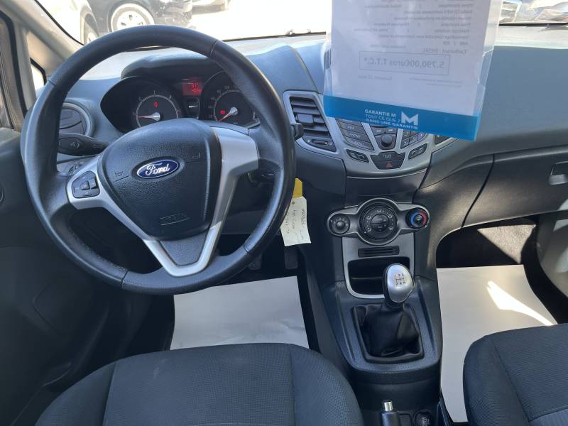 Voiture d’occasion FORD FIESTA VI 1.6 TDCI 95 Econetic. 5p. avec climatisation. Garantie 12 Mois.