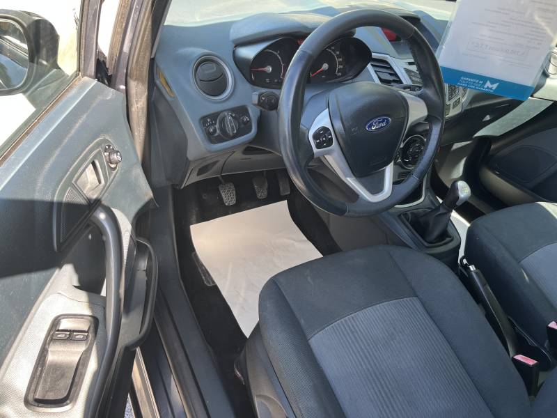 Voiture d’occasion FORD FIESTA VI 1.6 TDCI 95 Econetic. 5p. avec climatisation. Garantie 12 Mois.