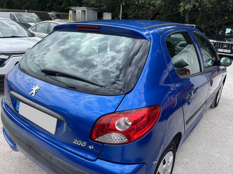 Voiture d’occasion PEUGEOT 206 + 1.4 HDI 70 Urban. 5p. 1ère Main. Avec Climatisation et Radio CD MP3 Commande au volant. Garantie 12 Mois.