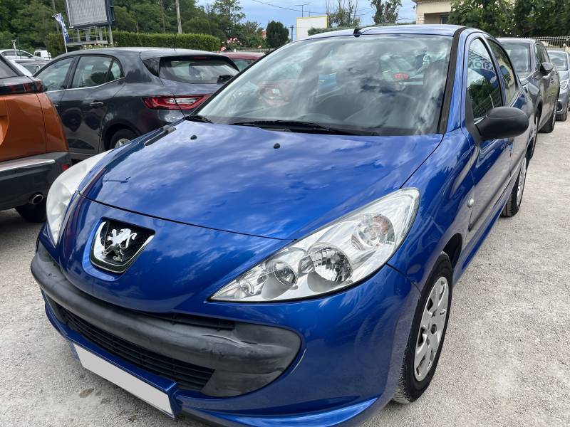 Voiture d’occasion PEUGEOT 206 + 1.4 HDI 70 Urban. 5p. 1ère Main. Avec Climatisation et Radio CD MP3 Commande au volant. Garantie 12 Mois.