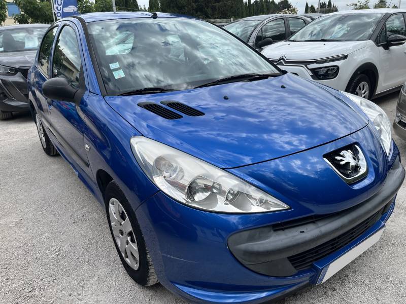 Voiture d’occasion PEUGEOT 206 + 1.4 HDI 70 Urban. 5p. 1ère Main. Avec Climatisation et Radio CD MP3 Commande au volant. Garantie 12 Mois.