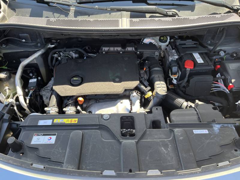 Voiture d’occasion PEUGEOT 3008 II 1.5 BLUE HDI 130 Active Business. BV6. 5p. Avec GPS Europe Tactile et Radars AV + AR + et Lecture des Panneaux ainsi que CarPlay. Garantie 12 Mois.