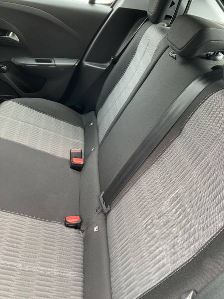 Voiture d’occasion OPEL CORSA 1.2 I 12 V 75 Edition Business. 5p. avec climatisation et Régulateur + Limiteur de vitesse. Garantie 12 Mois.