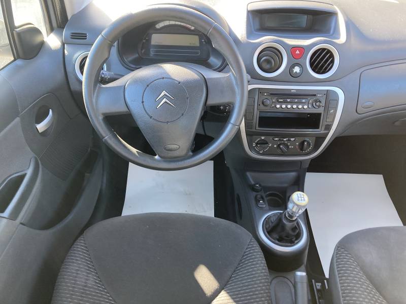  Garantie 12 Mois, une voiture d'occasion Avignon idéale pour les trajets quotidiens comme pour les déplacements dans tout le Vaucluse. 