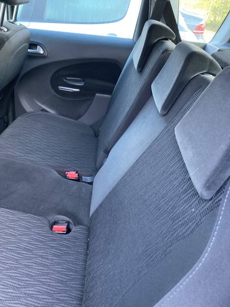 Voiture d’occasion CITROËN C3 PICASSO 1.6 HDI 90 Confort. 5p.  Avec  et Régulateur + Limiteur de vitesse ainsi que Climatisation. Garantie 12 Mois.