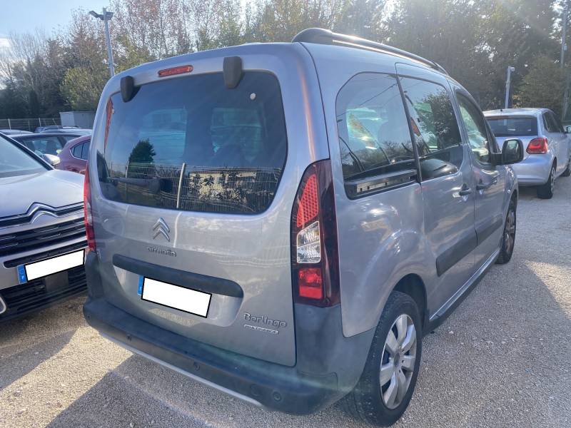 CPM Auto vous propose une très belle voiture d’occasion à petit prix : Voiture d’occasion CITROËN BERLINGO 1.6 Blue-HDI 100 Multispace XTR - Garantie 12 mois à ISTRES