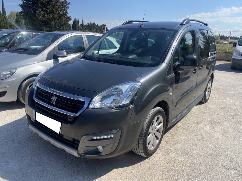 CPM Auto professionnel de la vente de voiture en occasion pas cher vous propose : Voiture d’occasion PEUGEOT PARTNER II Ph 2 1.6 Blue-HDI 120 Outdoor * Garantie 12 mois *  AVIGNON