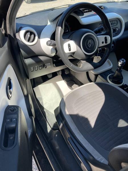 CPM AUTO, votre partenaire de confiance pour l’achat de voitures d’occasion de qualité à :  CARPENTRAS