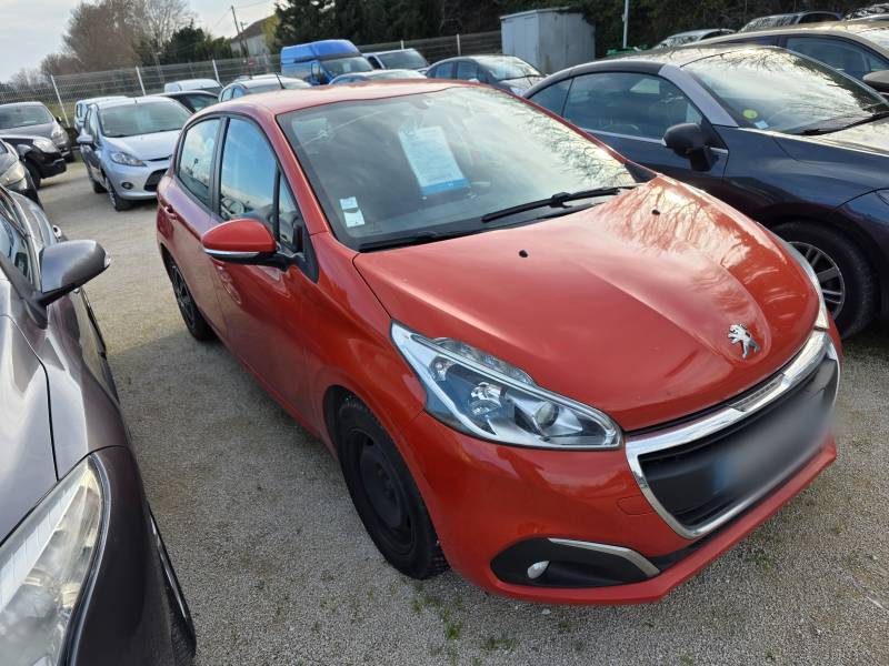 Voiture d'Occasion PEUGEOT 208 I Ph2 1.2 Essence 82ch Active Business GPS 5p Distribution neuve Révisée Garantie 12 Mois très complète
