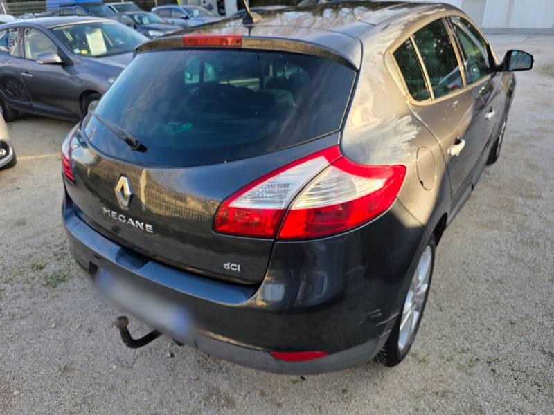 Voiture d'Occasion RENAULT MEGANE III 1.9 DCI 130 Dynamique Toit ouvrant pano GPS. BV6 5p Révisée et Garantie 12 mois