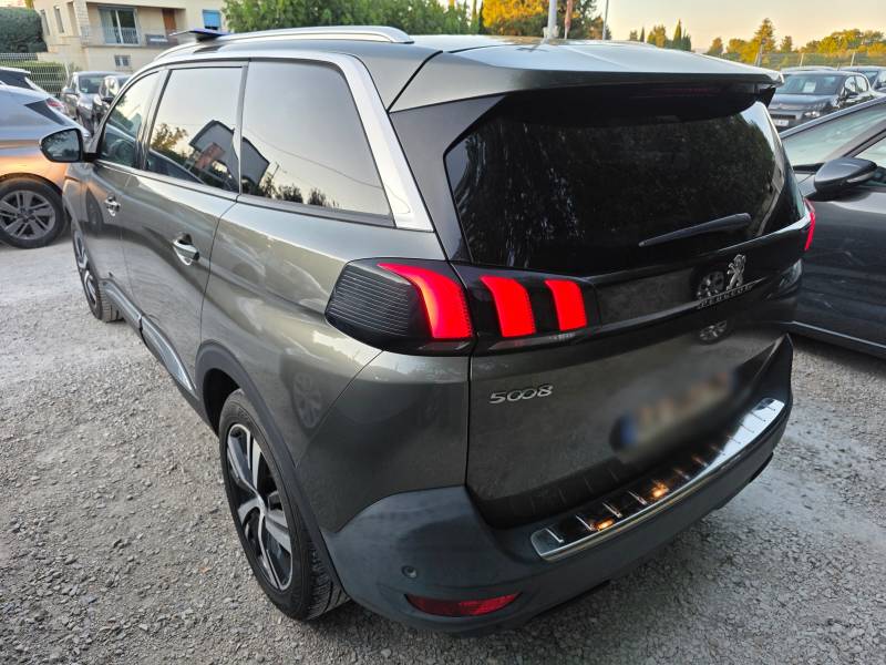 PEUGEOT 5008 II 1.5 BLUE HDI 130 Allure Business. BV6. 7Places. Révisé et Garanti 12 Mois