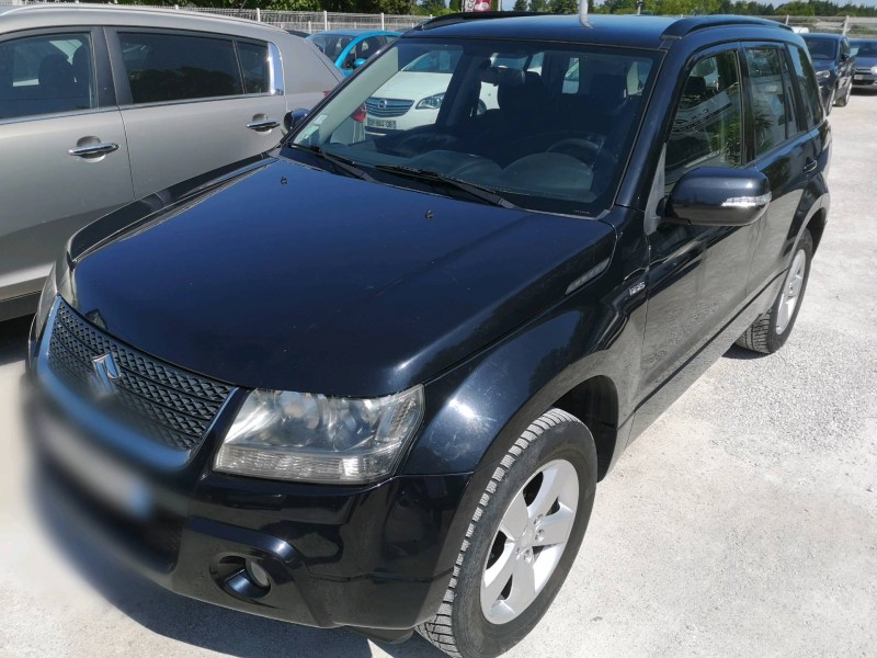 CPM AUTO Discount automobile : SUZUKI Grand VITARA 1.9 DDIS 129 GLX 4x4 4 roues motrices noir révisé et garanti 12 mois à AVIGNON