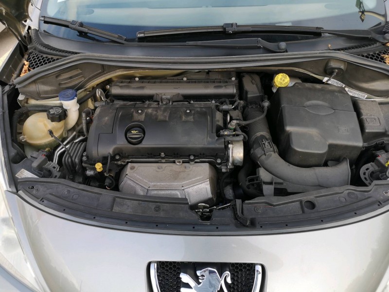 CPM AUTO Discount: PEUGEOT 207 CC  1.6 VTi 120 Roland Garros Cuir Bi-ton- Révisée et Garantie 12 mois à NIMES