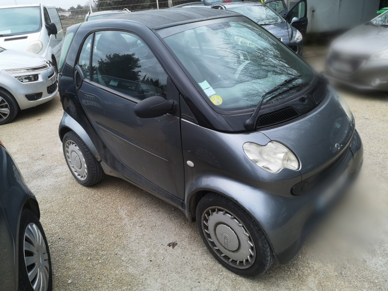 Le Discount CPM AUTO: SMART fortwo 0.7i 61 passion Révisée et Garantie à CARPENTRAS