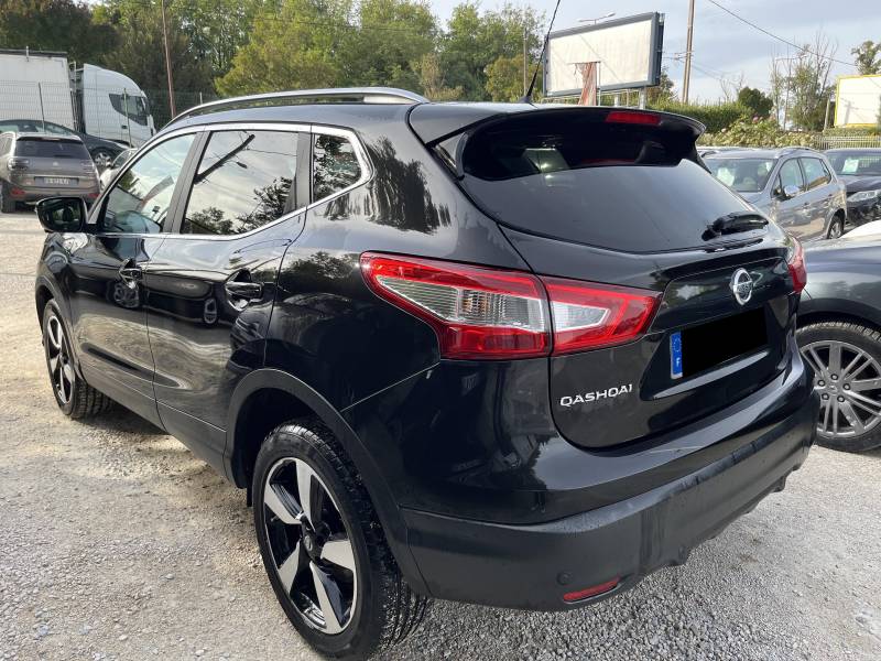 Voiture d’occasion NISSAN QASHQAI II 1.6 DCI 130 N-CONNECTA. BV6. 5p. Avec Radars AV + AR + 4 CaméraS 360° et Toit panoramique. Garantie 12 Mois.