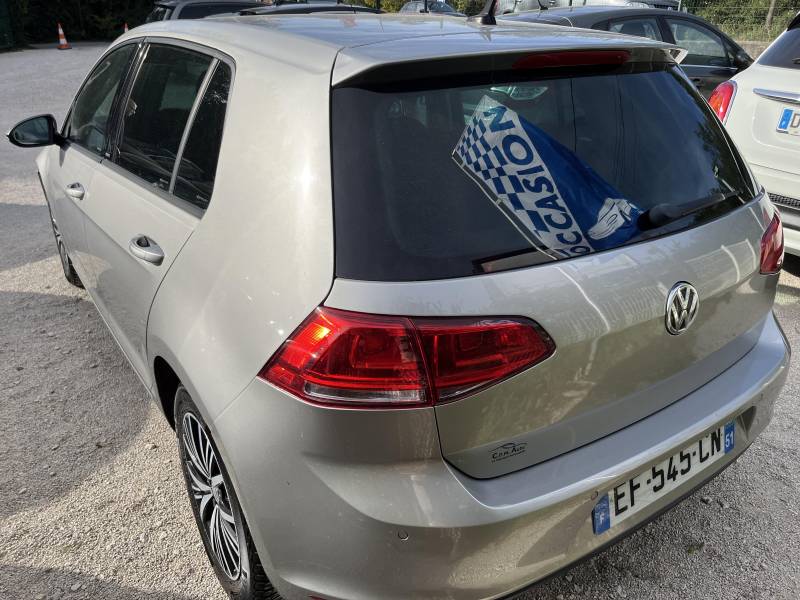 Voiture d’occasion VOLKSWAGEN GOLF VII 2.0 TDI 150 Bluemotion AllStar. 5p. Avec Caméra de Recul et Radars AV + AR ainsi que régulateur + Limiteur de vitesses.