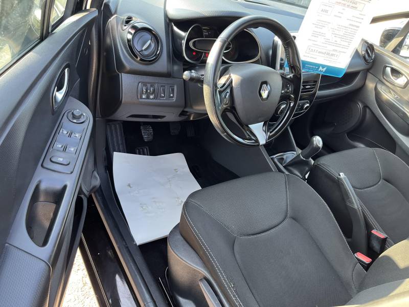 Voiture d’occasion RENAULT CLIO IV 1.5 DCI 75 Intens. 1ère Main. 5p. avec Régulateur + Limiteur de Vitesse et GPS Europe tactile ainsi que Radars de Recul. Garantie 12 Mois.