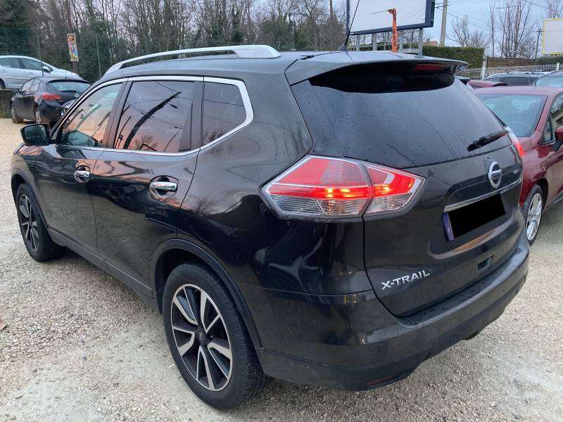 Voiture d’occasion NISSAN X-TRAIL 1.6 DCI 130 Tekna. BV6. 7P. avec Hayon Motorisé et Radars AV + AR ainsi que Toit Ouvrant panoramique et puis 4 Caméra 360°. Garantie 12 Mois.