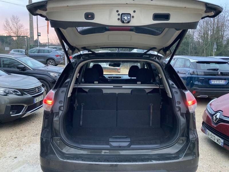Voiture d’occasion NISSAN X-TRAIL 1.6 DCI 130 Tekna. BV6. 7P. avec Hayon Motorisé et Radars AV + AR ainsi que Toit Ouvrant panoramique et puis 4 Caméra 360°. Garantie 12 Mois.