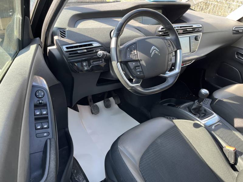 Vendu RÉVISÉ avec contrôle technique (CT ok) datant de moins de 6 mois. BEAUCAIRE