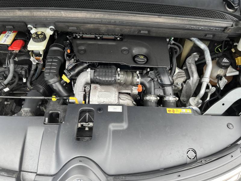 Voiture d’occasion C4 PICASSO II 1.6 HDI 120 Business Class. BV6. 5p. avec GPS Europe tactile et radars de recul ainsi que Crochet d’Attelage AR. Garantie 12 Mois.