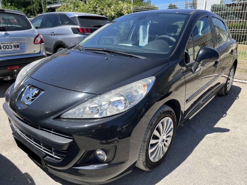 Véhicule d’Occasion PEUGEOT 207 Ph2 1.6 HDI 92 Business 5p. avec Radars de Recul et GPS Europe Ainsi que Régulateur de Vitesse. Garantie 12 Mois.