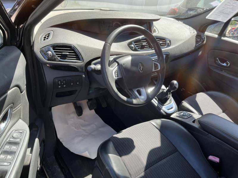 Voiture d’occasion RENAULT SCENIC III Ph2. 1.6 DCI 130 Bose Editon. 5p. avec GSP Europe et Sièges Semi-Cuir ainsi que Radars AV+AR. Garantie 12 Mois.