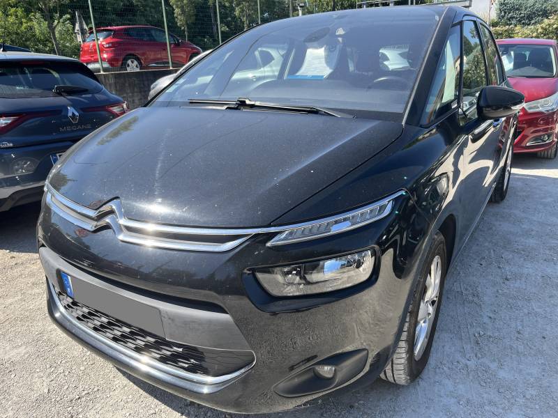 Ce SUV/Monospace 5 portes combine une motorisation diesel fiable et sobre avec une conduite souple grâce à sa boîte manuelle 6 vitesses.  A CARPENTRAS