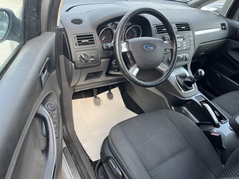 Voiture d’occasion C-MAX I PH2 1.8 TDCI 115 TITANIUM. 5p.  Avec Crochet d’Attelage et Régulateur + Limiteur de vitesse. Garantie 12 Mois.