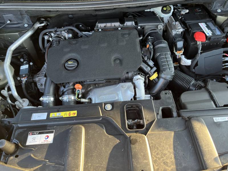 Voiture d’occasion PEUGEOT 5008 II 1.5 Blue HDI 130 Active Business. 7P. BV6.  Avec GPS Europe tactile et régulateur et limiteur de vitesse ainsi que Radar AV + AR. Garantie 12 Mois.