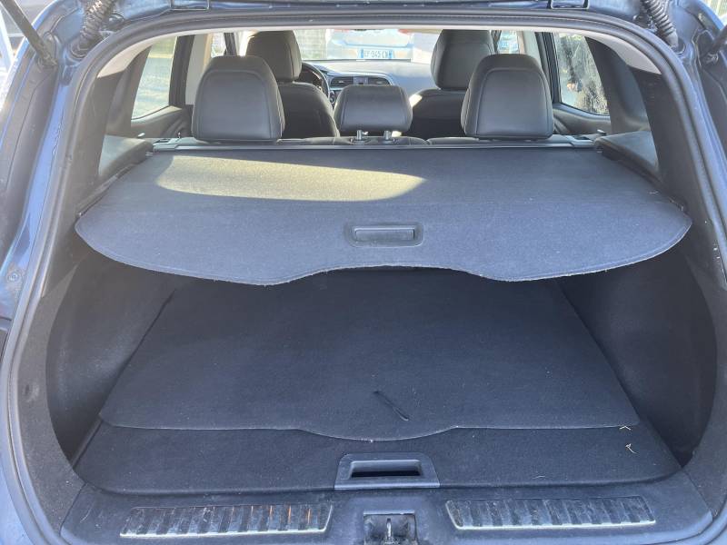 Voiture d’occasion RENAULT KADJAR 1.6 DCI 130 Intens. BV6. 5p. avec Radars AV et AR et Caméra AR ainsi que Crochet d’Attelage.