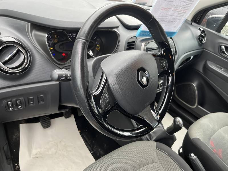 Voiture d’occasion RENAULT CAPTUR 1.5 DCI 90 Eco² Energy Business avec Climatisation et régulateur + Limiteur de vitesse ainsi que Radars de Recul. Garantie 12 Mois.