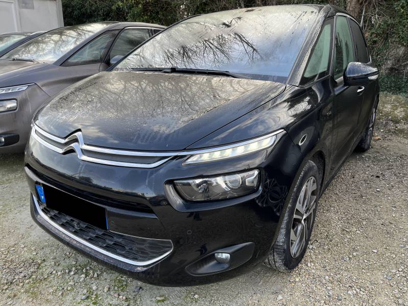 Voiture d’occasion CITROËN C4 PICASSO II 1.6 Blue HDI 120 Exclusive. BV6. 5p. Avec caméra de Recul 360° et Sièges Semi-Cuir + Chauffants+ Massant ainsi que Park Assist. Garantie 12 Mois.