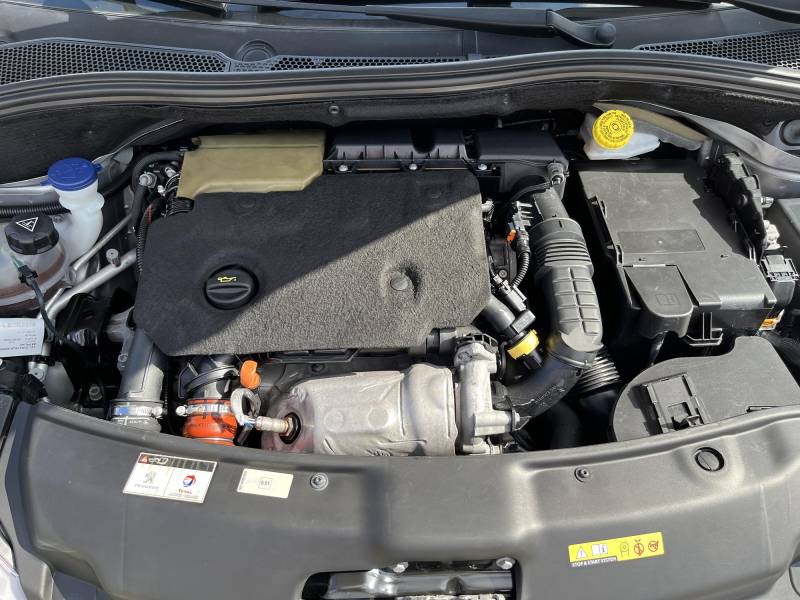 Voiture d’occasion PEUGEOT 208 I Ph2 1.6 Blue HDI 100 Active Business 5p. avec Climatisation et régulateur + Limiteur de vitesse ainsi que Carplay. Garantie 12 Mois.