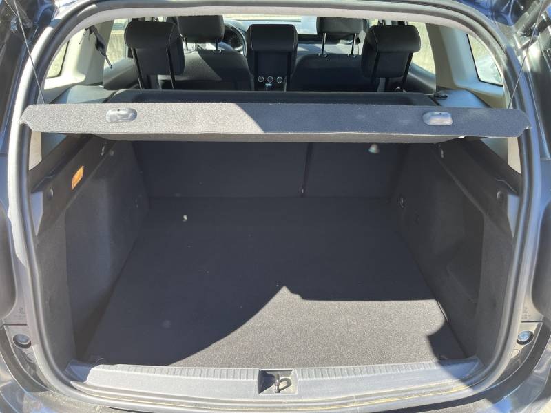 Voiture d’occasion DACIA DUSTER 1.5 Blue DCI 116 Confort. BV6. 5p. avec Régulateur + Limiteur de vitesse et Radars de Recul ainsi que GPS Europe Tactile. Garantie 12 Mois.